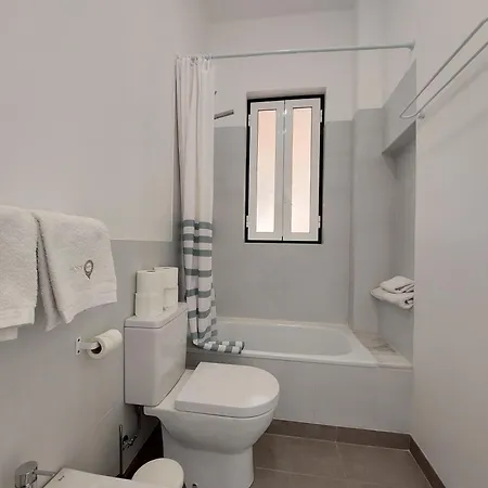 Проживання в сім'ї Estrela Charming 2 By Host-point *